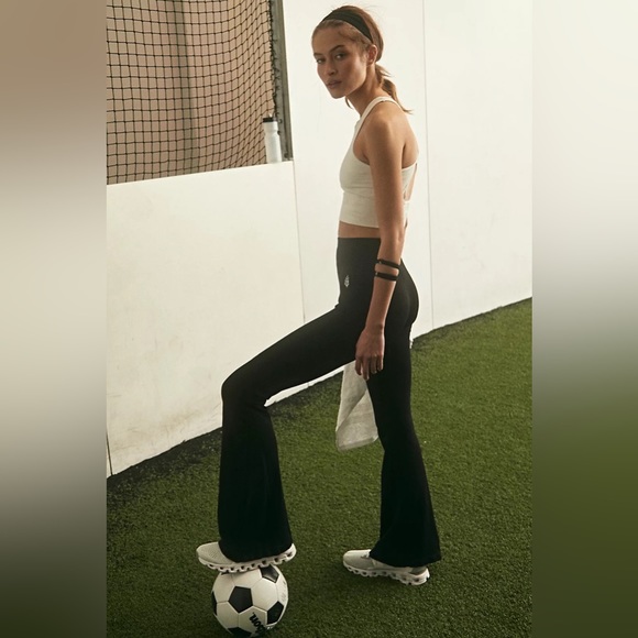 NWOT! XS/S Free People Good Karma Flare Leggings - Picture 7 of 7